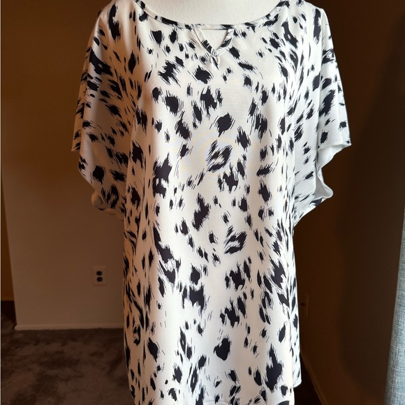 Woman’s Blouse 2X 27 1/2” PTP - Picture 3 of 6